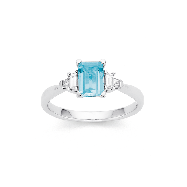 18ct White Gold Emerald/Cut Aquamarine and Diamond Ring